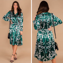 Load image into Gallery viewer, On The Scene Green Chain Print Midi Dress
