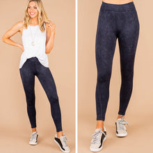 Load image into Gallery viewer, On The Run Black Ribbed Leggings
