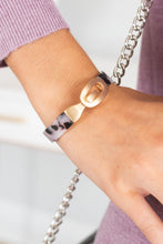 Load image into Gallery viewer, Crazy Love Pink Tortoise Hook Closure Bracelet
